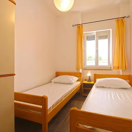 Aleks 2271 Apartamento Pula