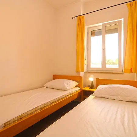 Aleks 2271 Apartamento Pula